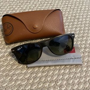 RAN BAN WAYFARER SUNGLASSES